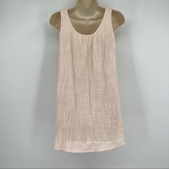 Women's Pink Floral White Lace Buttondown Scoopneck Sleeveless Tank Top - Picture 6 of 10